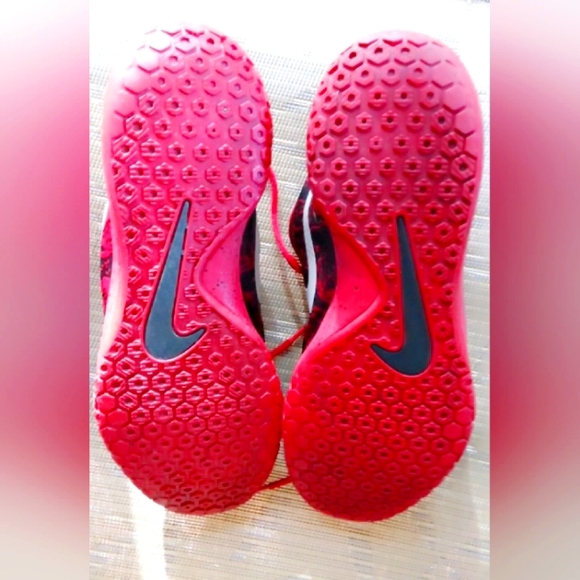 Nike - Picture 2 of 10